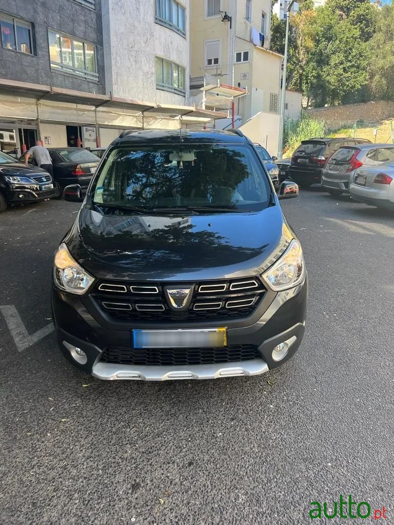 2019' Dacia Lodgy photo #2