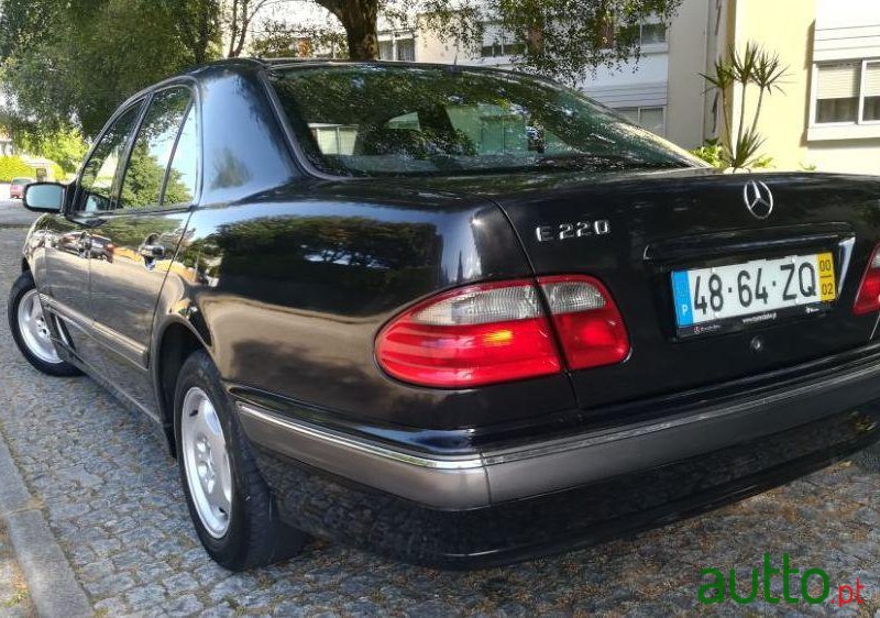 2000' Mercedes-Benz E-220 Cdi Elegance photo #2