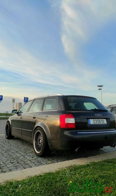 2001' Audi A4 Avant photo #2