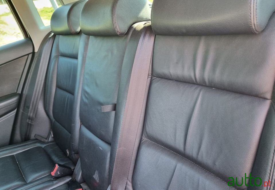 2008' Volkswagen Tiguan photo #3