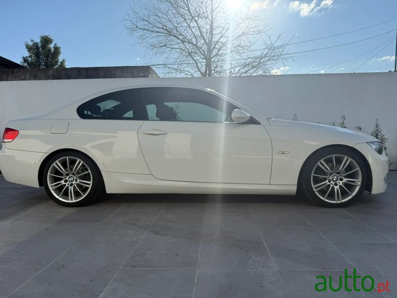 2009' BMW Série 3 I photo #5