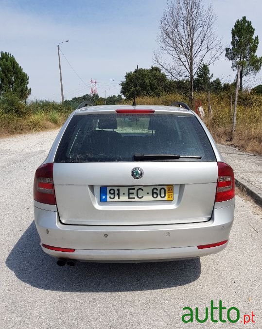 2007' Skoda Octavia Break photo #5