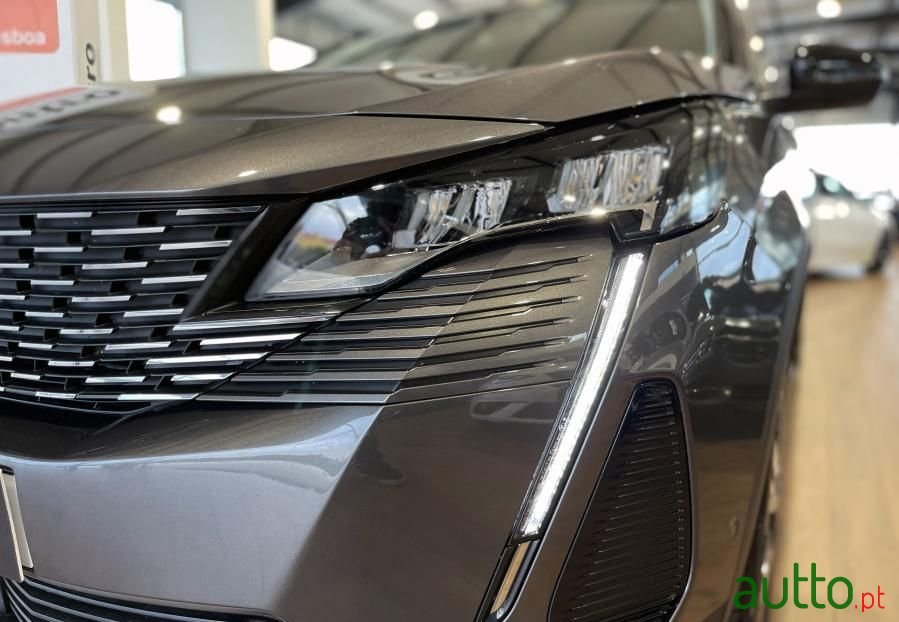 2022' Peugeot 3008 photo #5