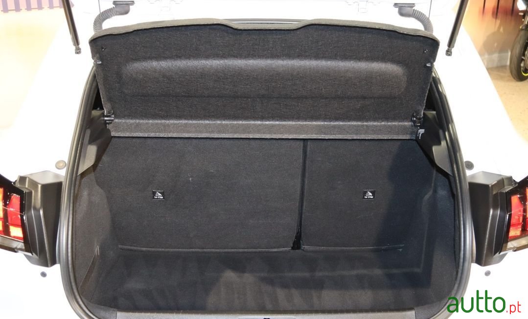 2021' Peugeot 208 photo #6