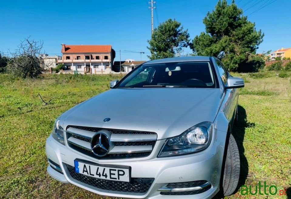 2012' Mercedes-Benz C-220 photo #4
