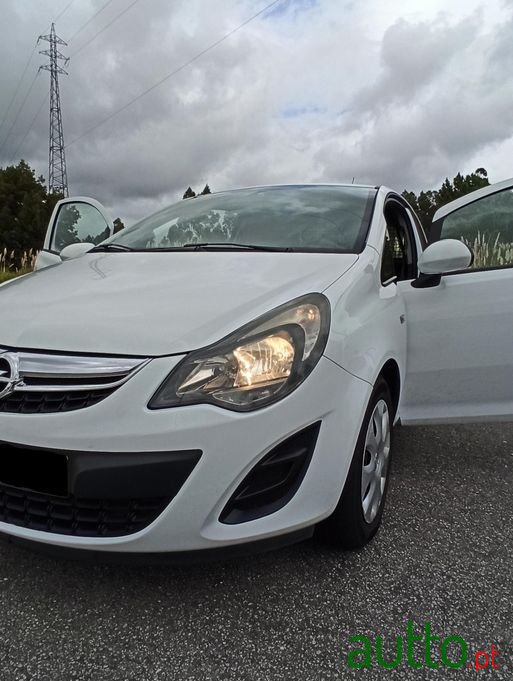 2013' Opel Corsa photo #3