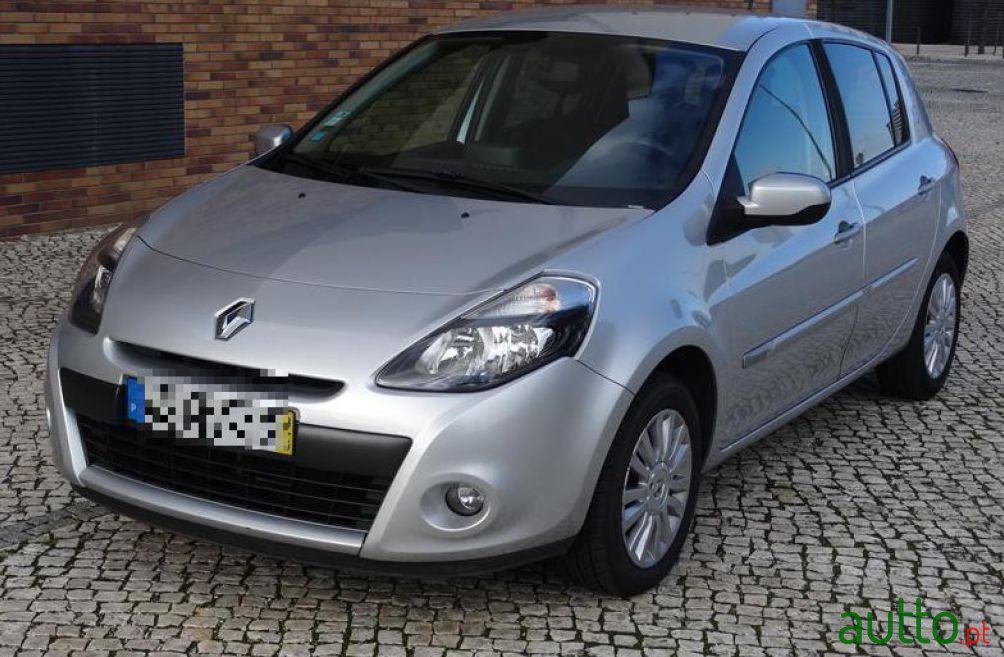2009' Renault Clio 1.2 16V Dynamique S photo #3