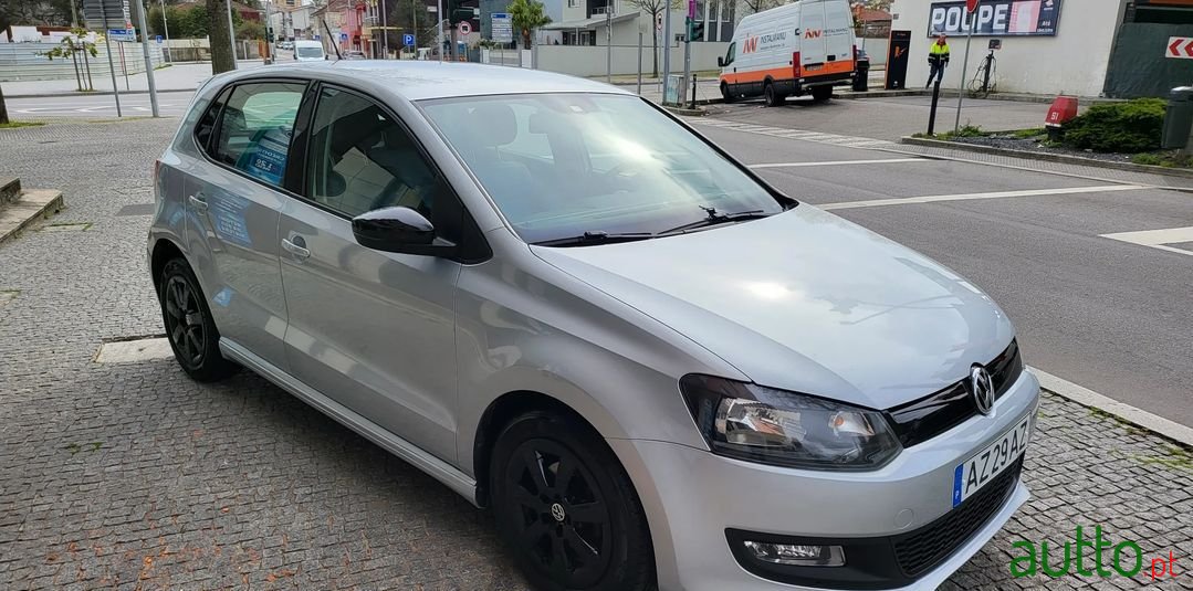 2010' Volkswagen Polo photo #2