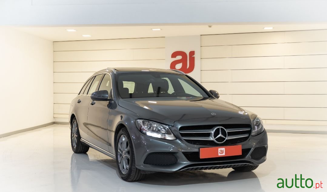 2017' Mercedes-Benz C-200 photo #2