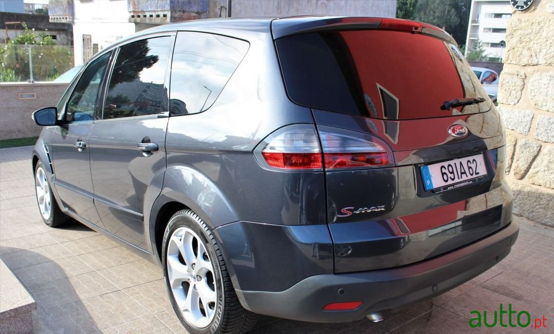 2009' Ford S-Max photo #5