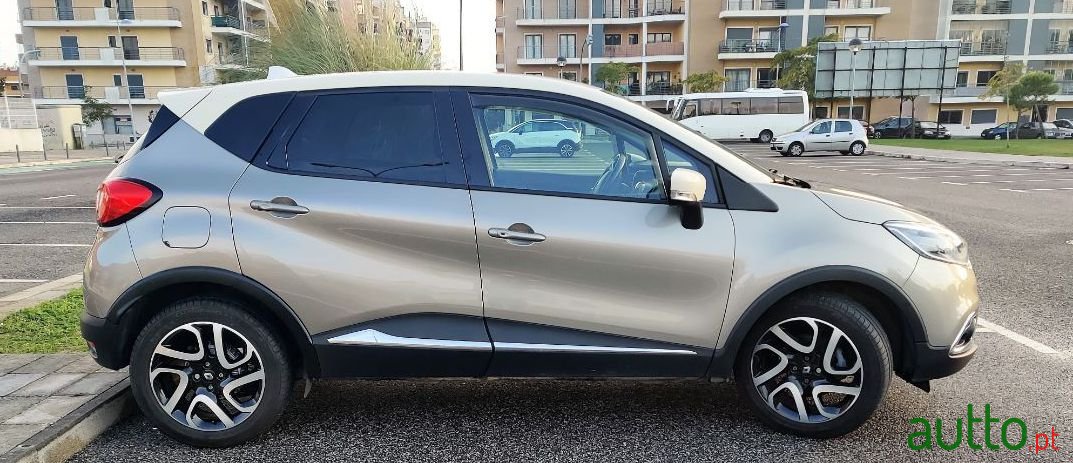 2015' Renault Captur photo #2