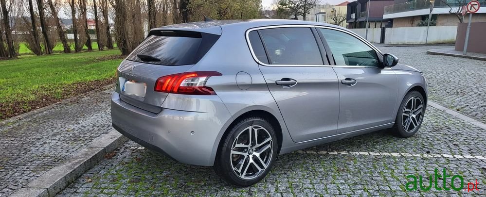 2014' Peugeot 308 photo #5