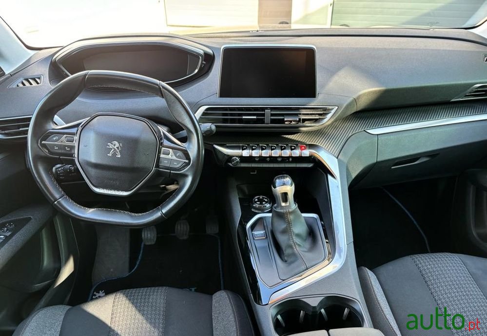 2019' Peugeot 5008 1.5 Bluehdi Allure photo #5