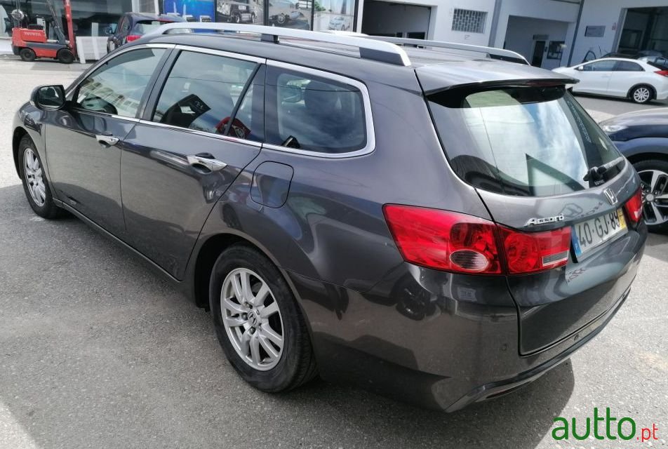 2008' Honda Accord Tourer photo #3