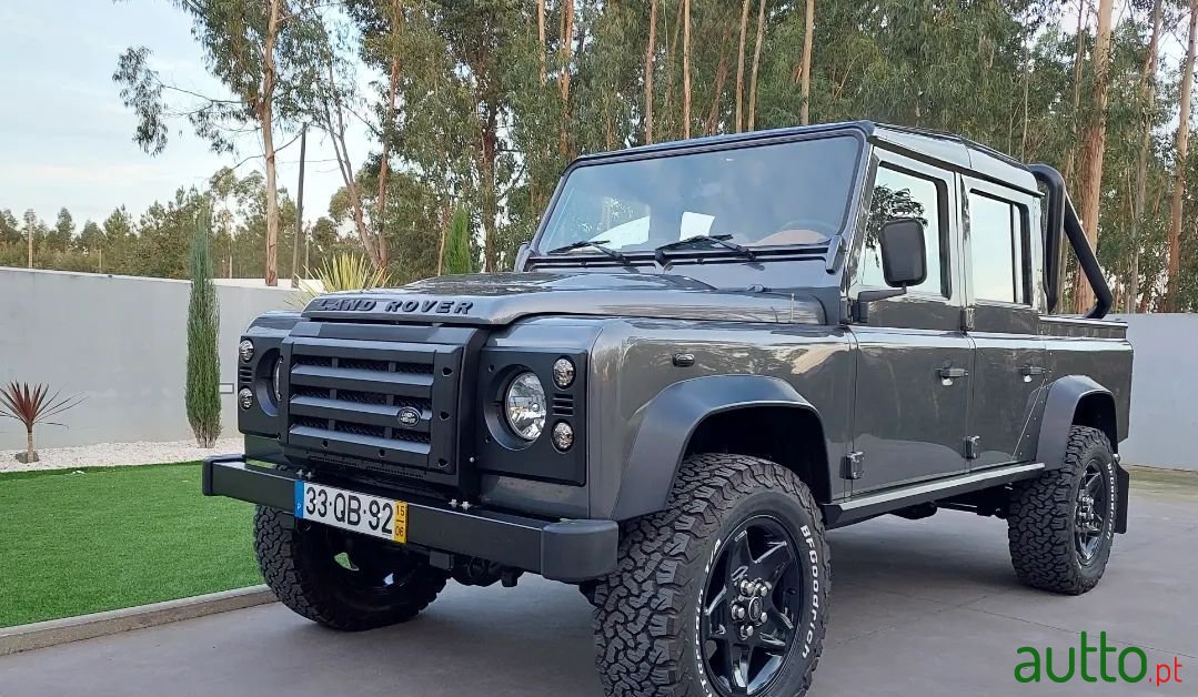 2015' Land Rover Defender photo #1