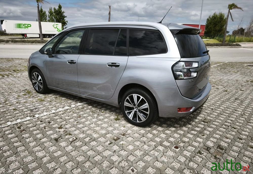 2017' Citroen C4 Grand Picasso photo #3