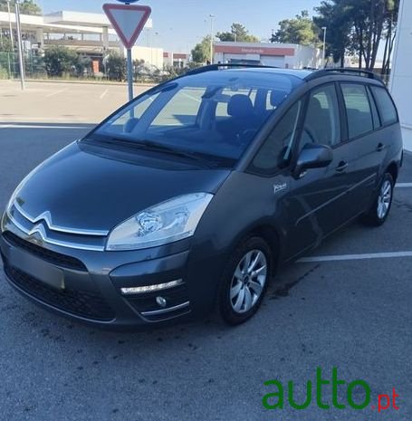 2013' Citroen C4 Grand Picasso photo #2