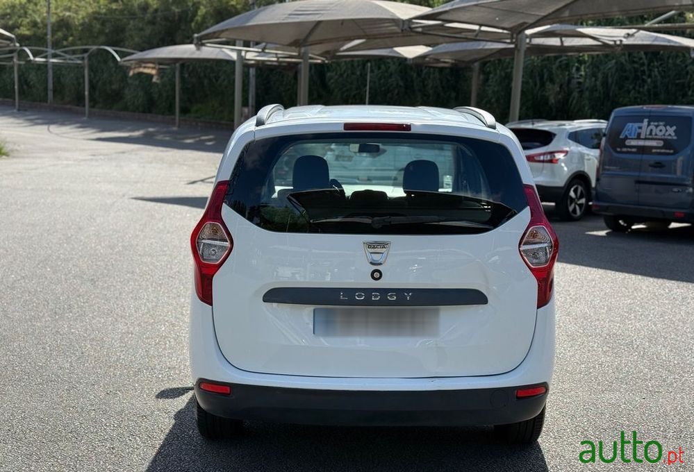 2013' Dacia Lodgy photo #5