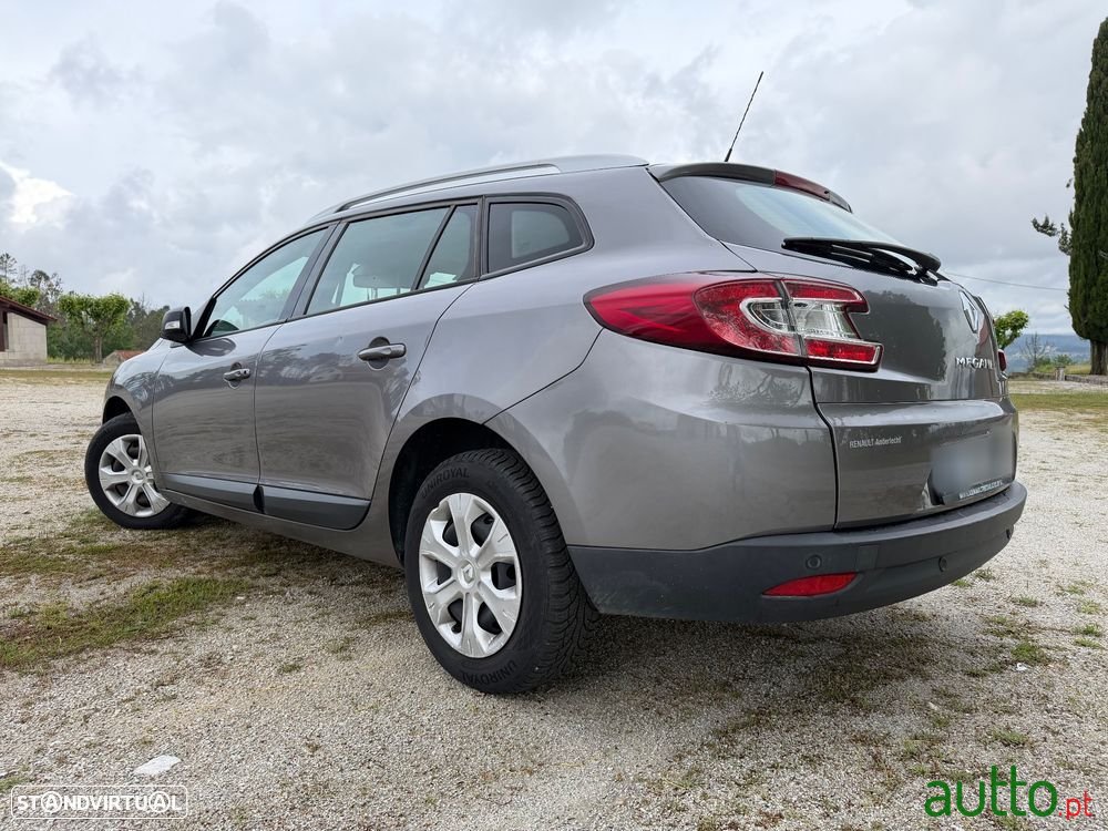 2011' Renault Mégane Sport Tourer photo #2