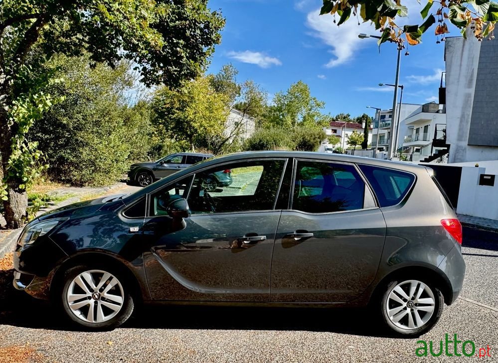 2015' Opel Meriva 1.4 T S/S photo #4