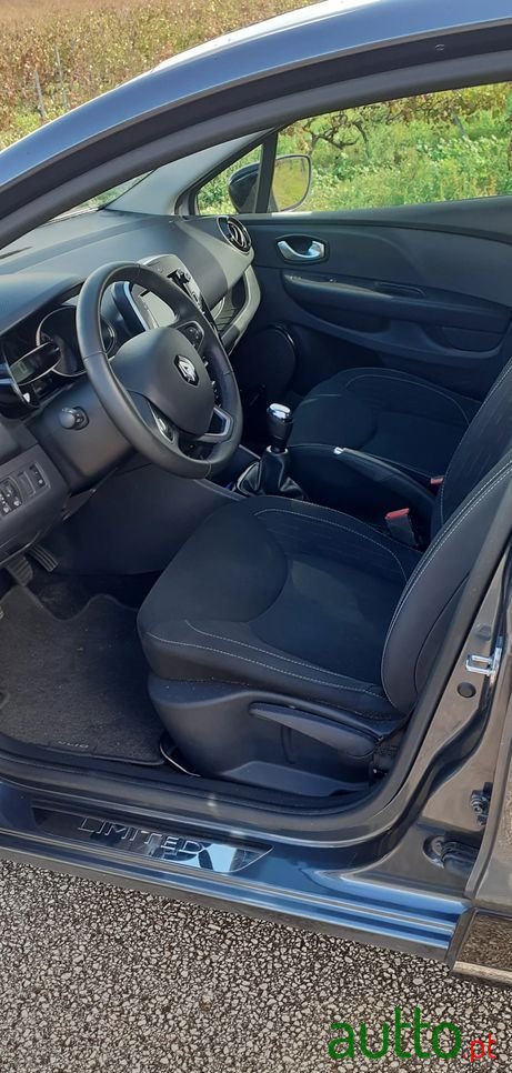 2019' Renault Clio photo #6