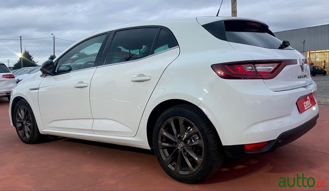 2017' Renault Megane photo #2