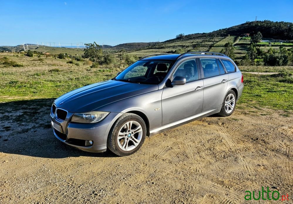 2009' BMW 318 D Touring Navigation photo #1