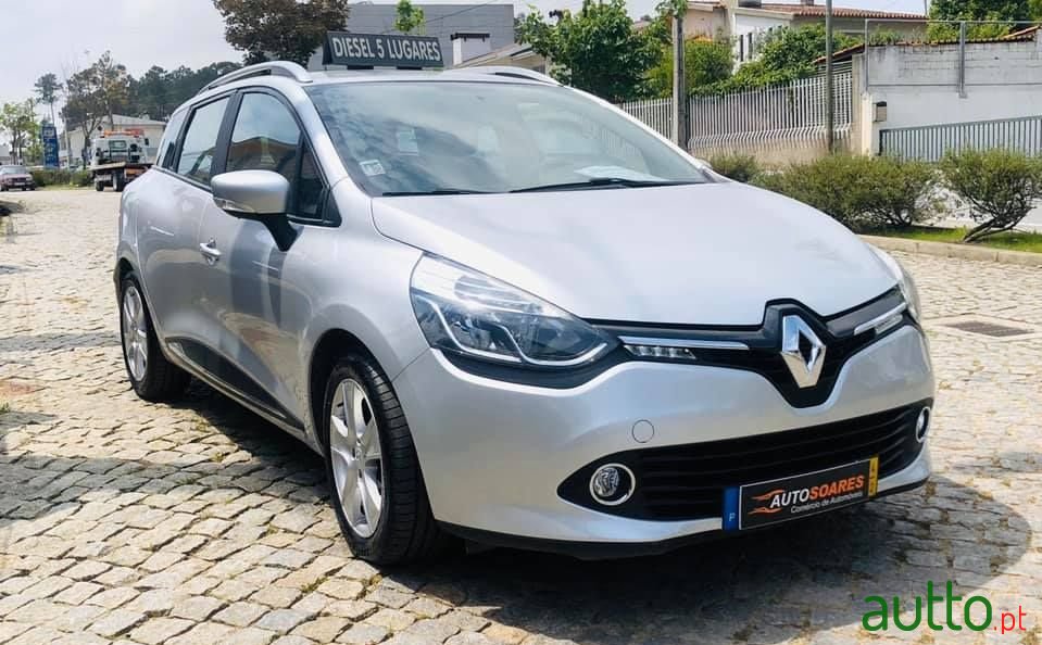 2014' Renault Clio Sport Tourer photo #4