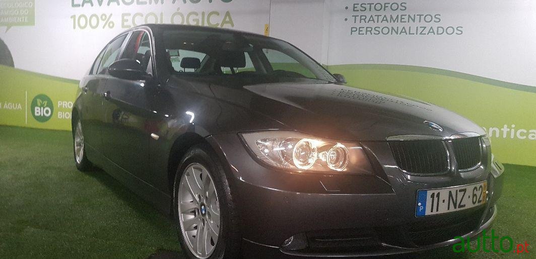 2008' BMW 320 320D photo #2