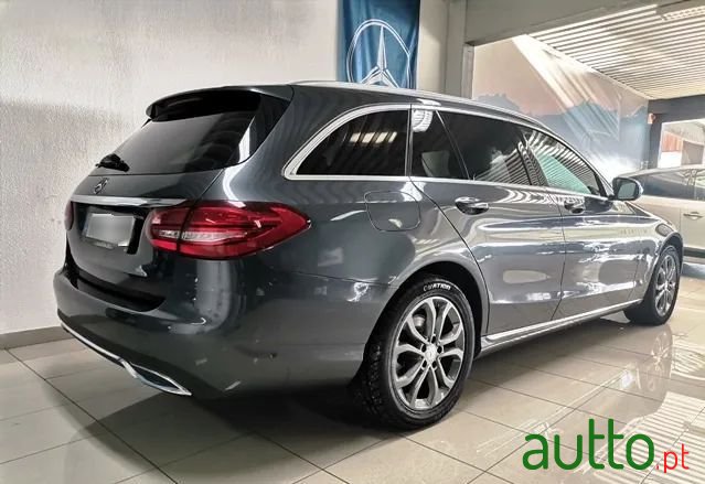 2016' Mercedes-Benz Classe C photo #2