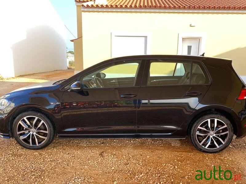 2017' Volkswagen Golf 1.6 Tdi R-Line photo #6