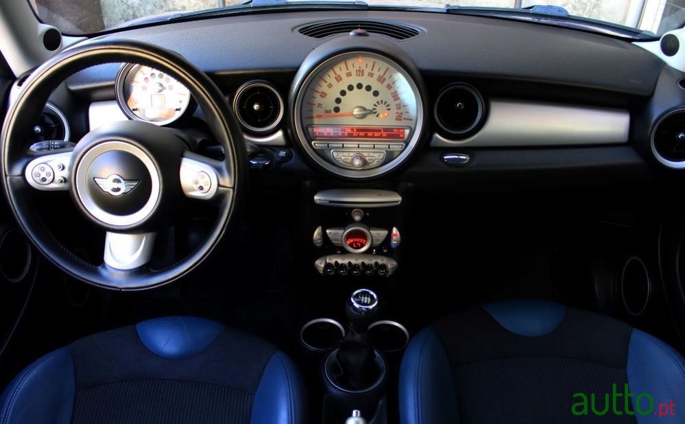 2007' MINI Cooper D 3 Portas photo #5