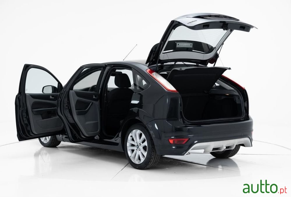 2009' Ford Focus photo #5