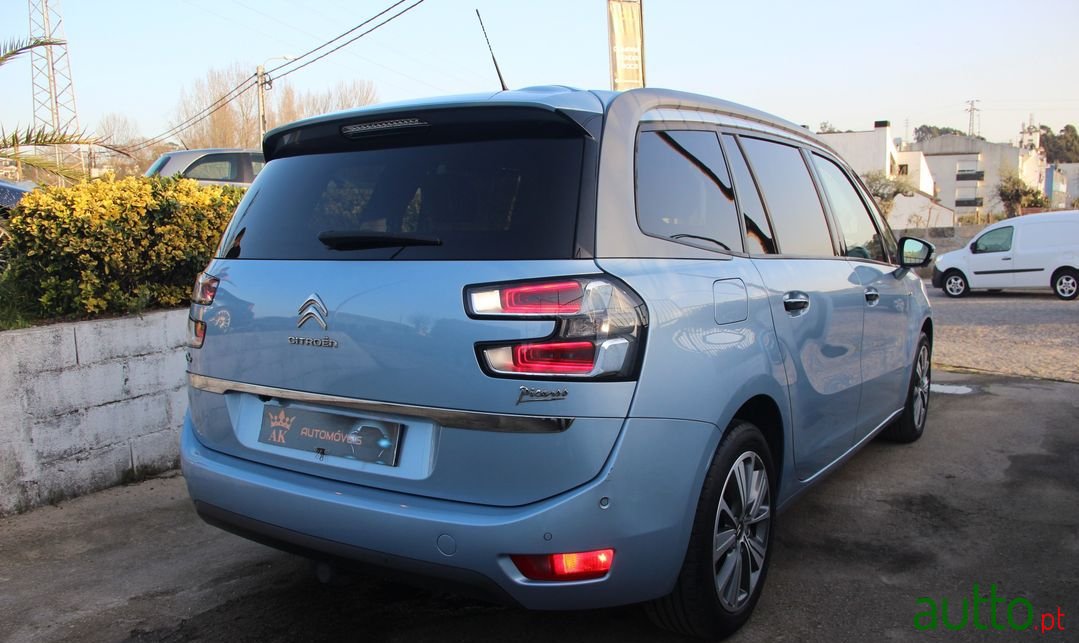 2014' Citroen C4 Grand Picasso photo #4