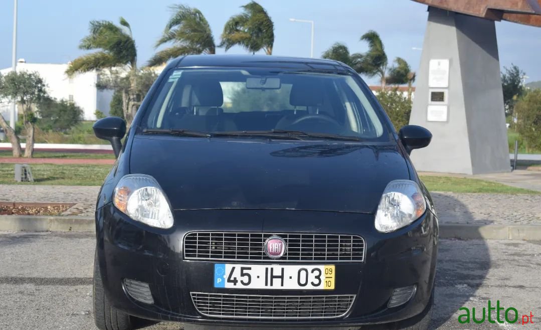 2009' Fiat Grande Punto photo #3