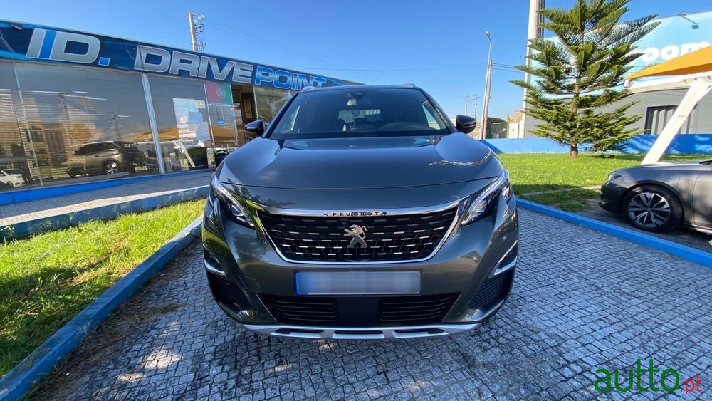 2019' Peugeot 5008 photo #3