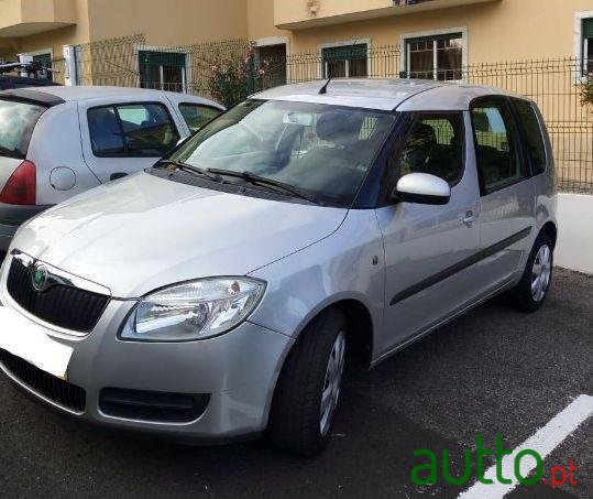 2007' Skoda Roomster 5J photo #3