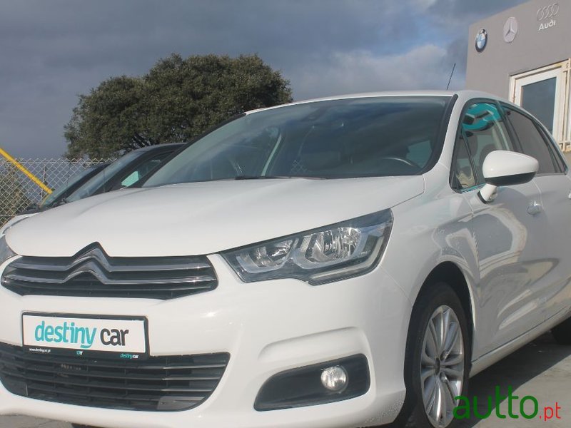 2016' Citroen C4 photo #2