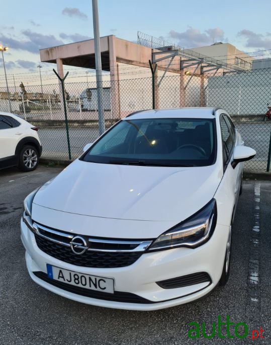 2019' Opel Astra Sports Tourer photo #5