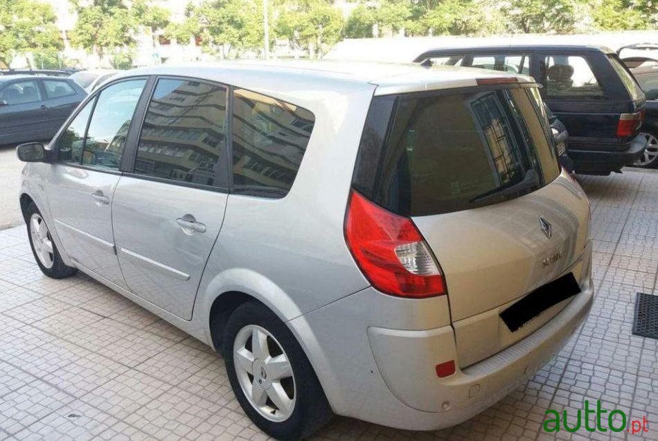 2006' Renault Grand Scenic photo #1