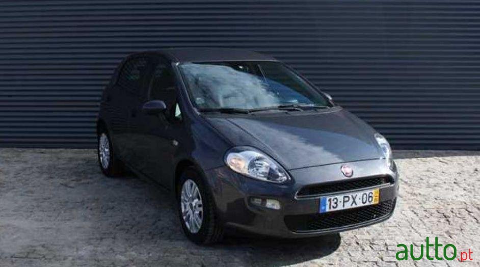 2015' Fiat Punto photo #1