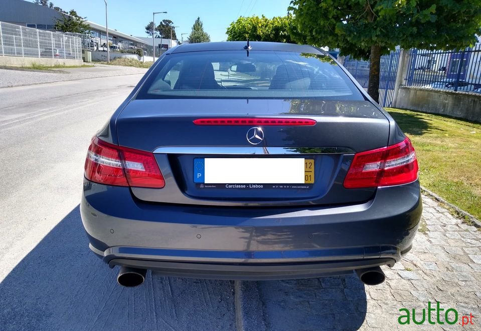 2012' Mercedes-Benz E-250 photo #5