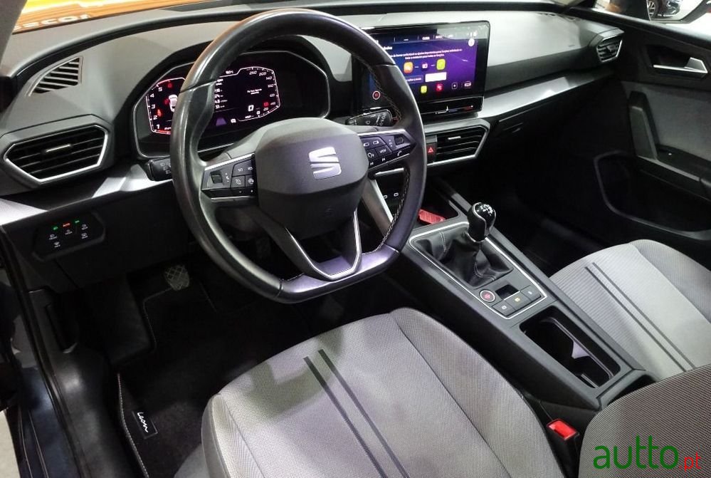 2021' SEAT Leon 2.0 Tdi Style photo #6