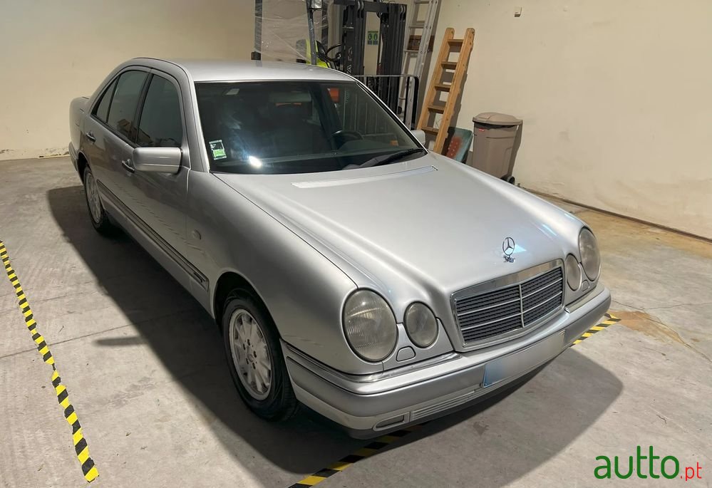 1998' Mercedes-Benz E 250 Td Classic photo #6