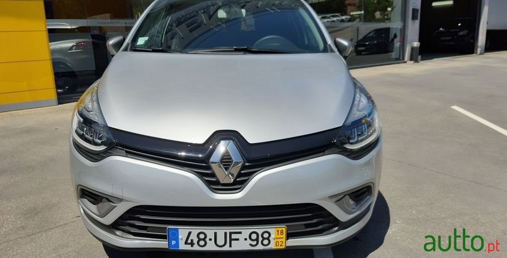 2018' Renault Clio Sport Tourer photo #2