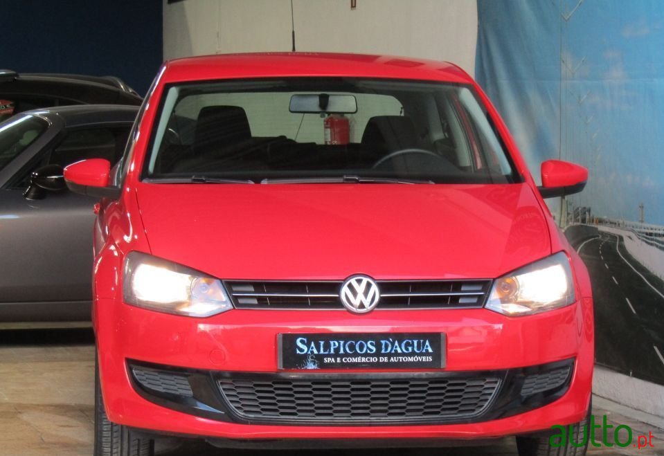 2014' Volkswagen Polo photo #2