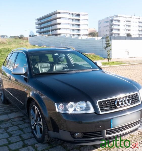 2001' Audi A4 Avant photo #6