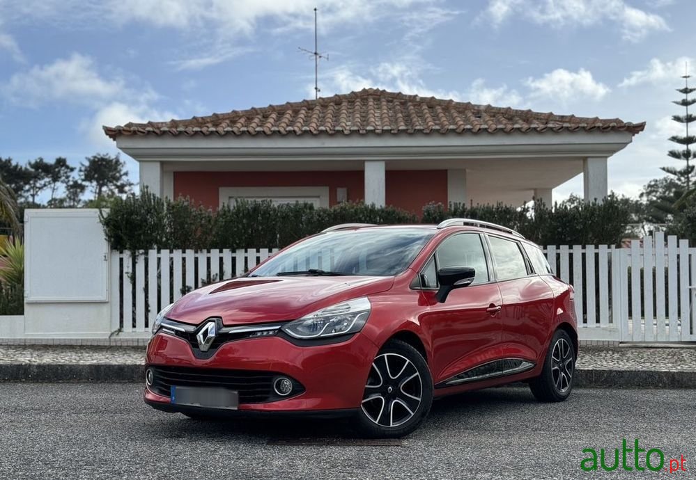 2015' Renault Clio Sport Tourer photo #1