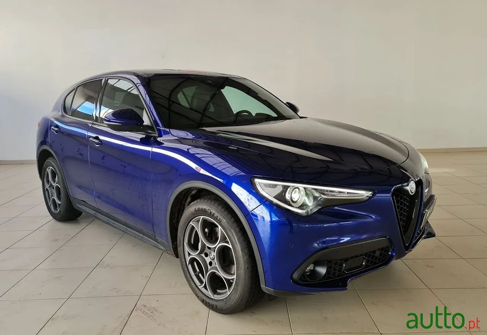2022' Alfa Romeo Stelvio photo #2