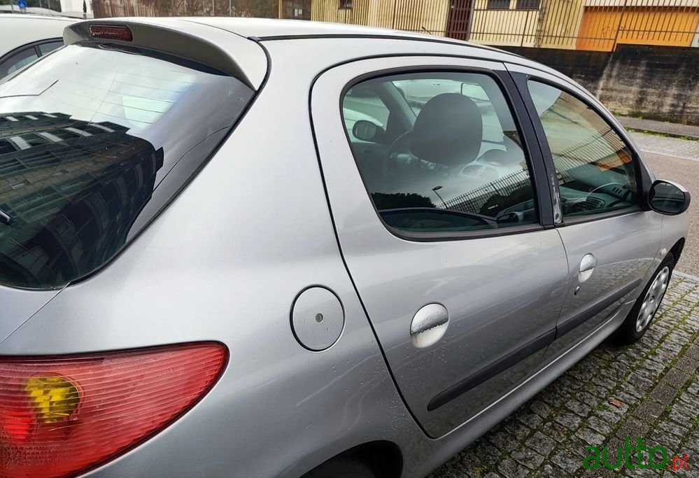 2004' Peugeot 206 1.1 Color Line photo #2